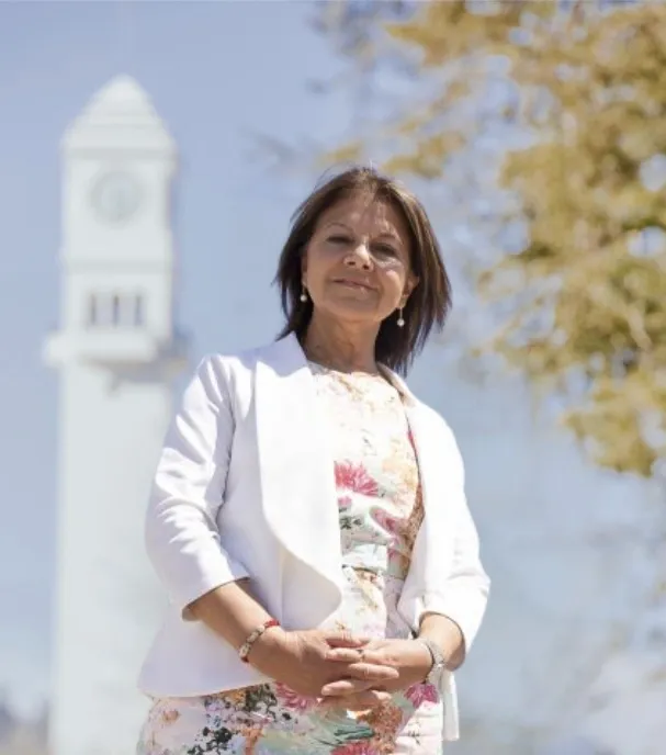 OLIVIA INÉS SANHUEZA ALVARADO