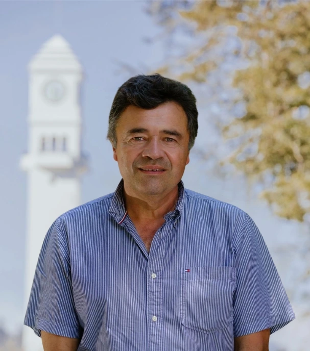 ESTEBAN MANUEL VALENZUELA VAN TREEK